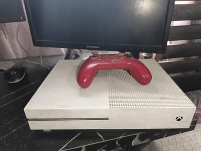 Xbox One S 512 GB with box and controller