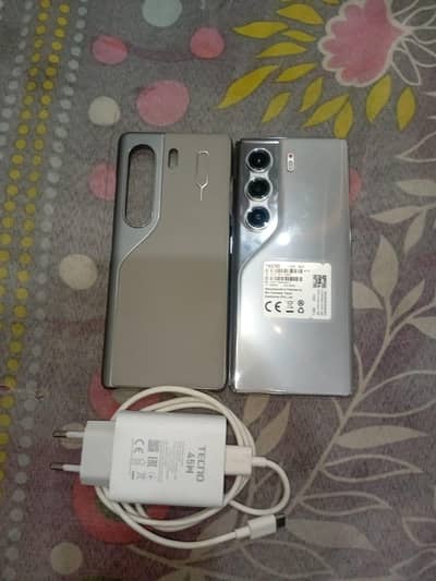 Techno Camon 40 Pro in Warranty 10/10 PTA Approved