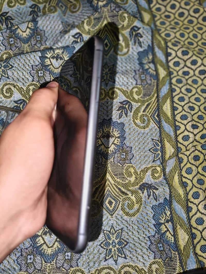 Apple iPhone 11 2