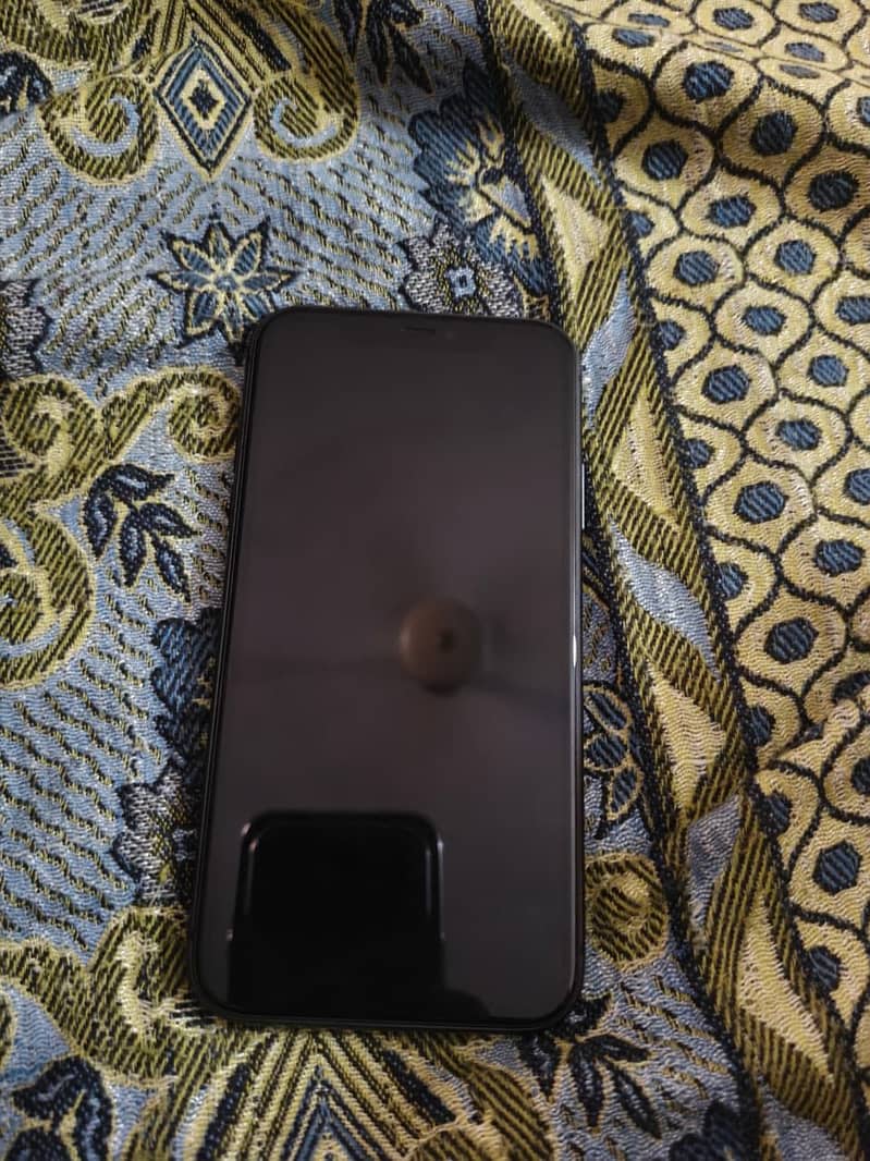 Apple iPhone 11 3