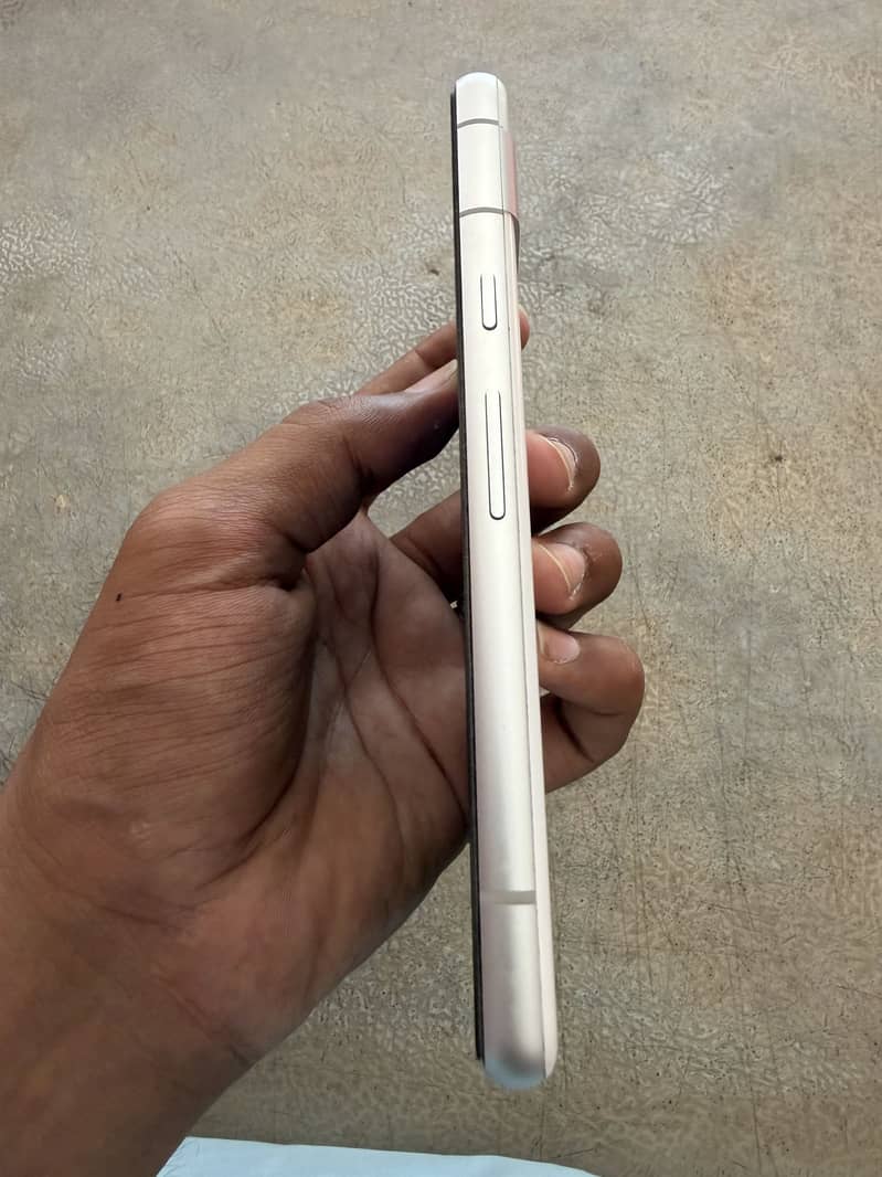 Google Pixel 7a 2