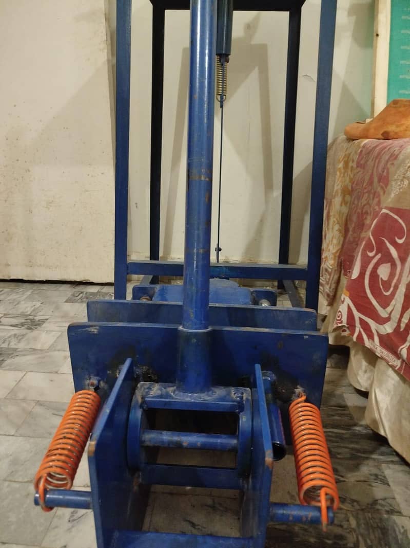 chappals machine 1