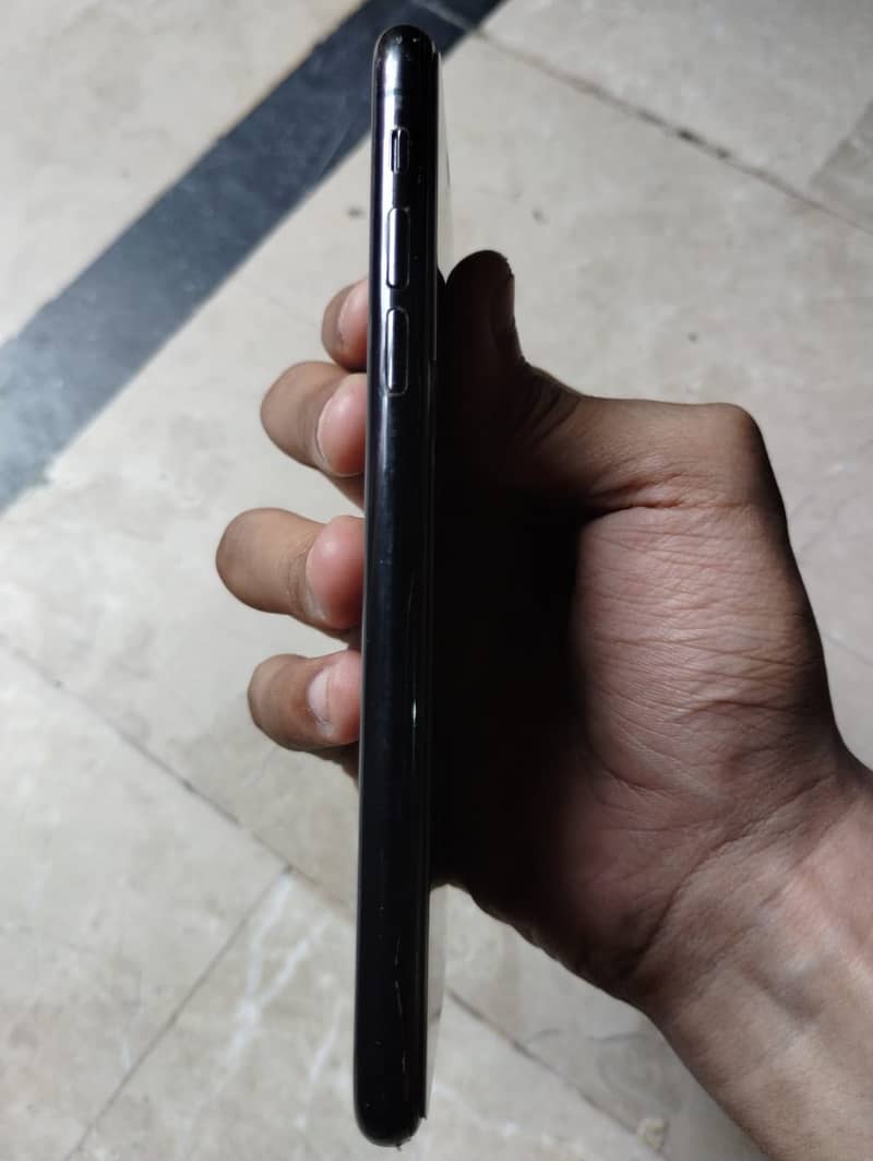 Apple iPhone X 5