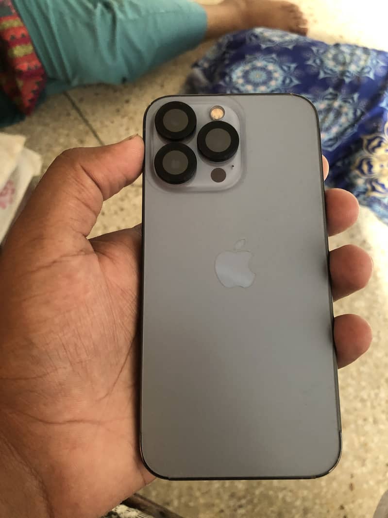 iPhone 13 Pro 1