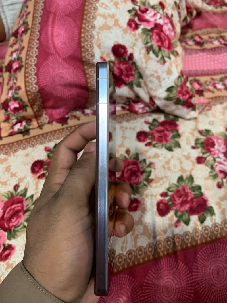 Sharp Aquos R7 3