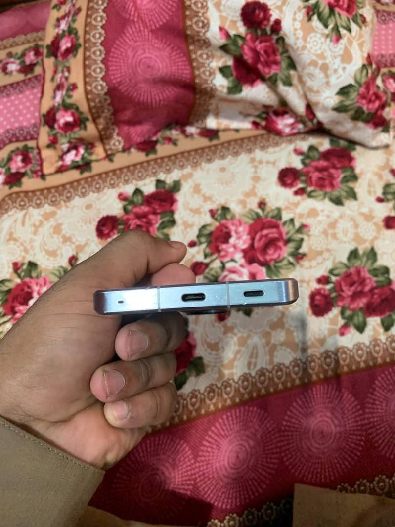 Sharp Aquos R7 7