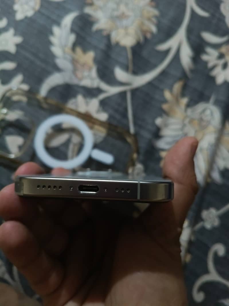 16 pro 4