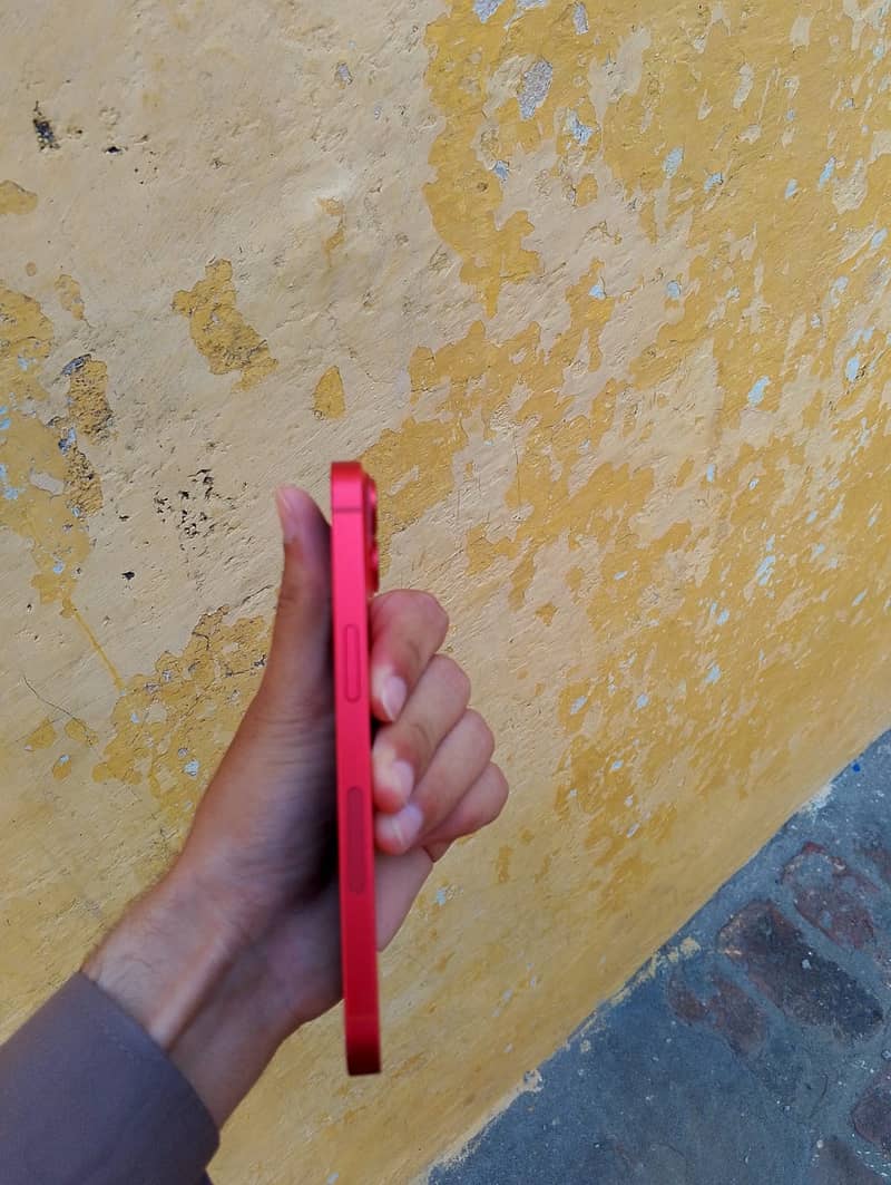 Apple iPhone 14 3