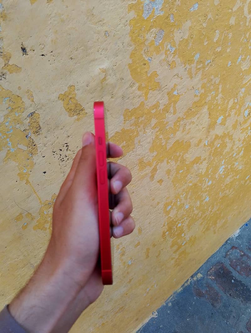Apple iPhone 14 4