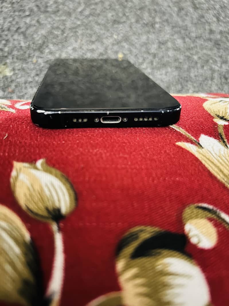 Apple iPhone 12 2