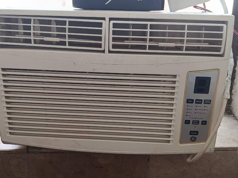 window AC 1