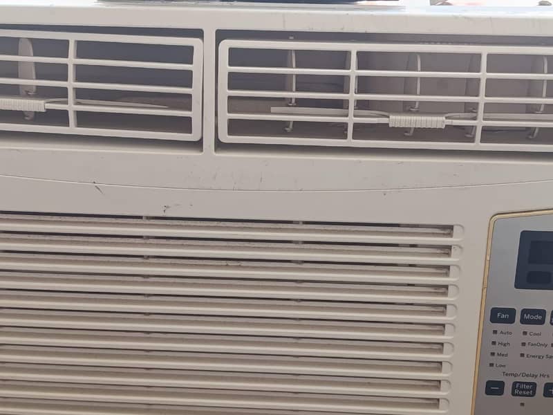 window AC 3