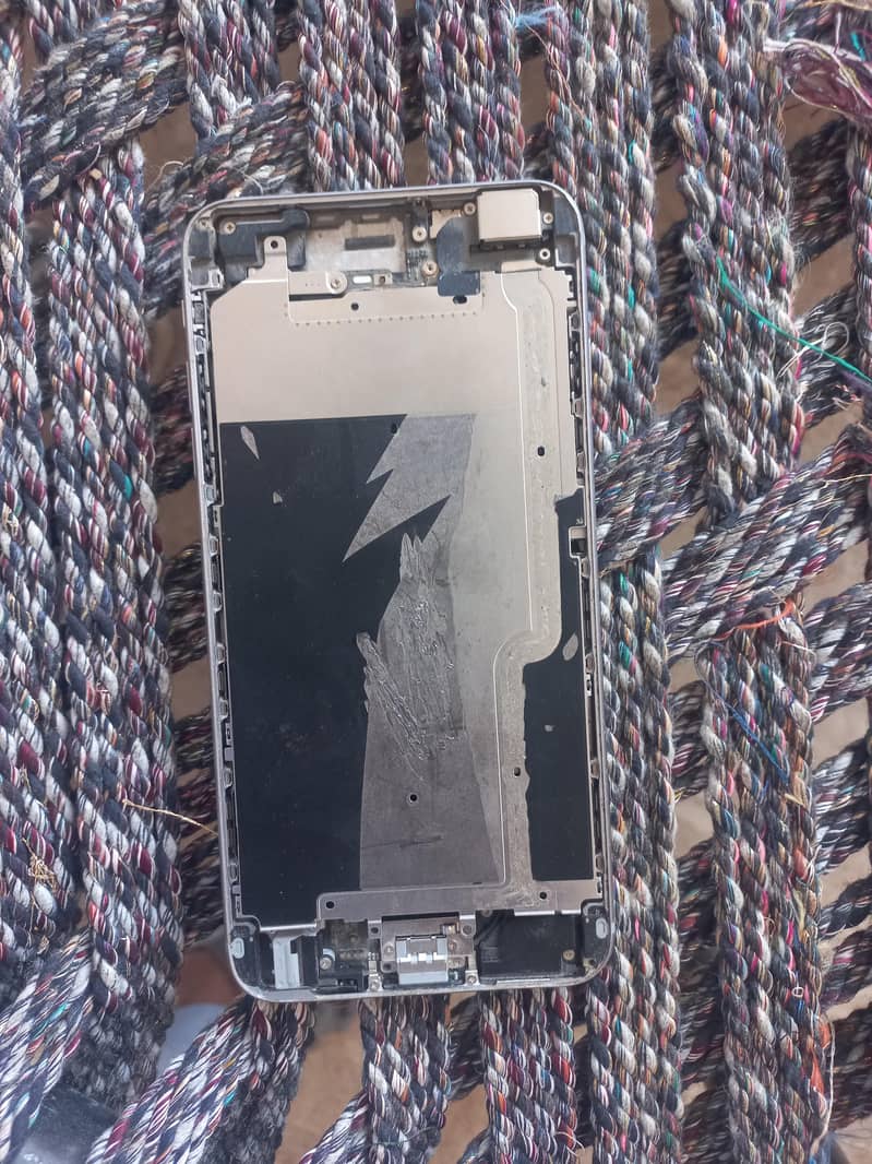 Apple iPhone 6 Plus 0