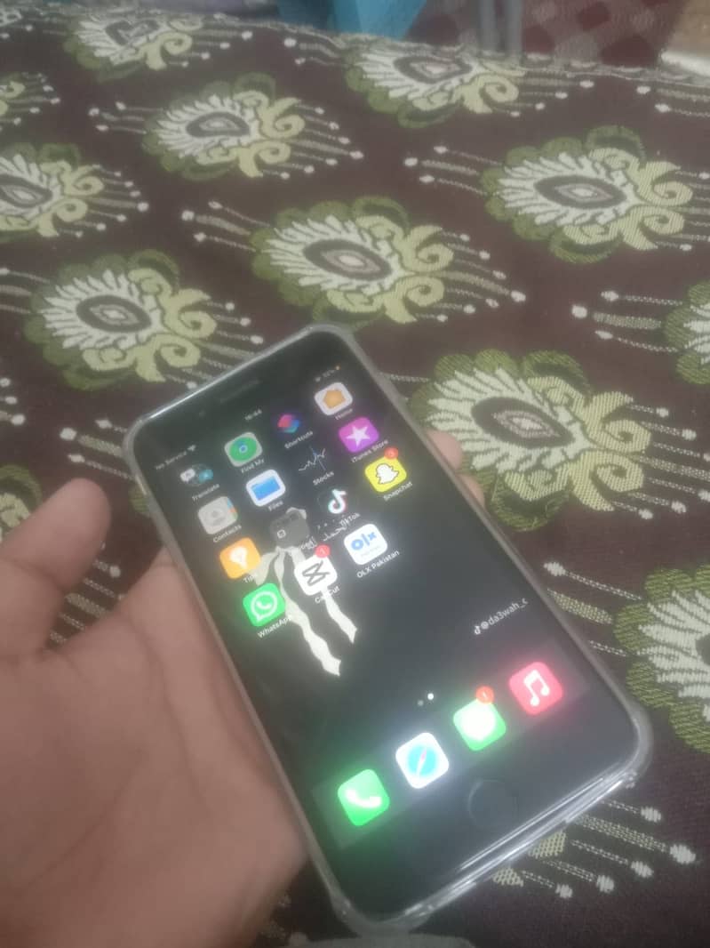 Apple iPhone 7 Plus 5