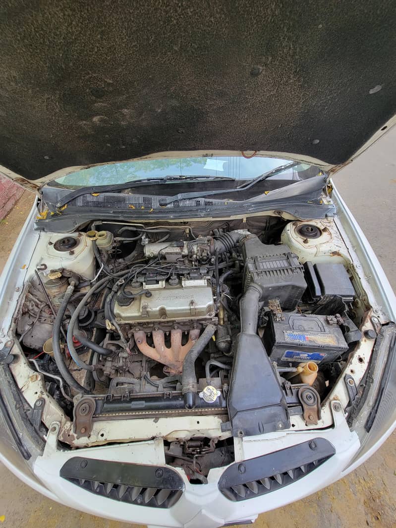 LANCER 1.6 12