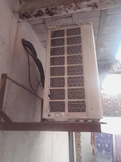 Gree 1 ton split ac