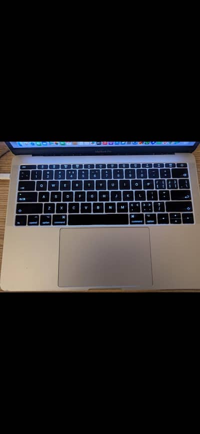 Apple macbook pro 2017 i5