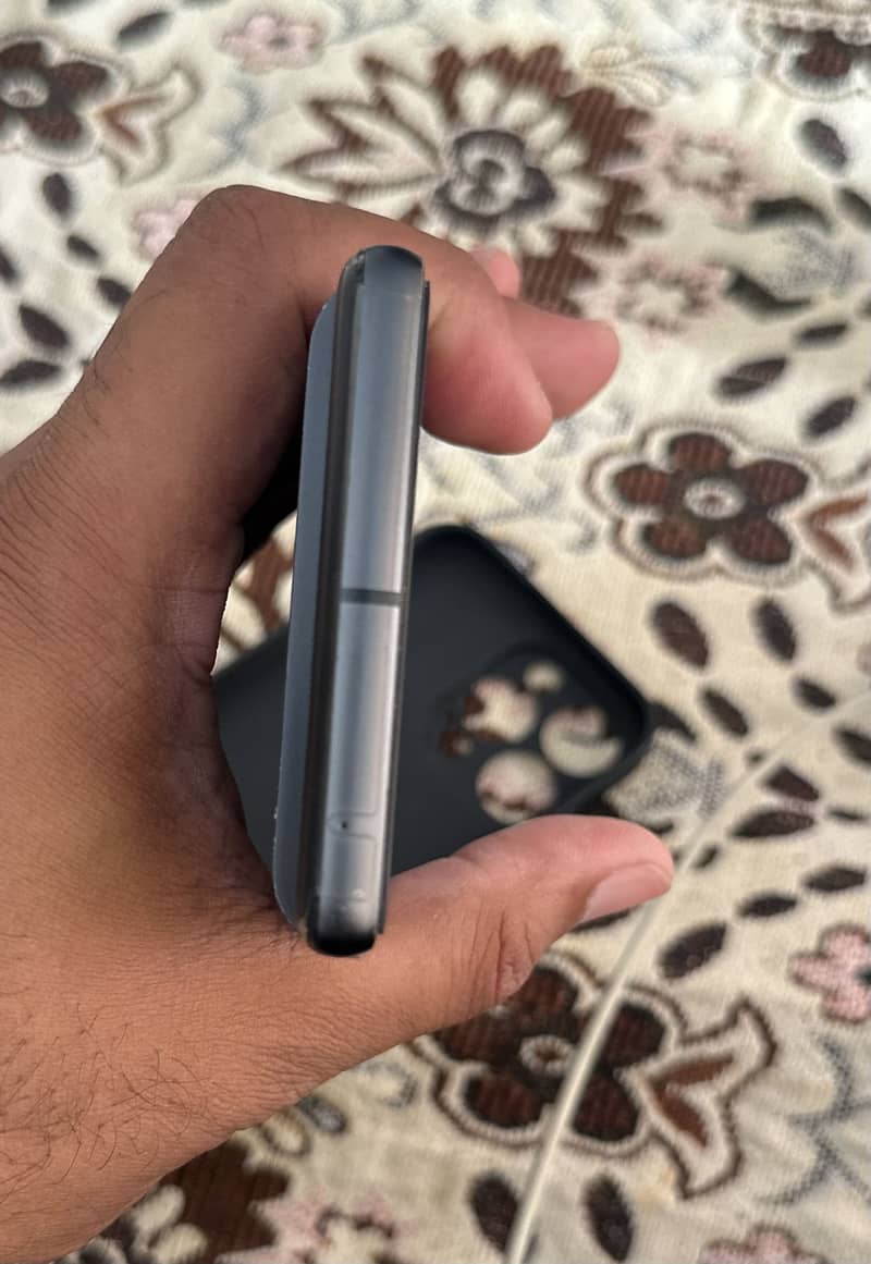 Google Pixel 7 4