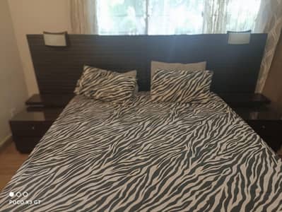 King size Bed