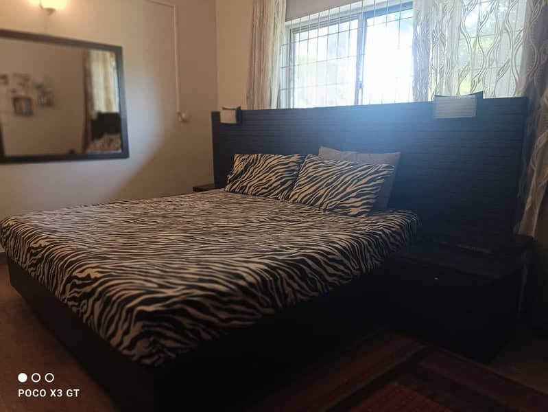 King size Bed 3