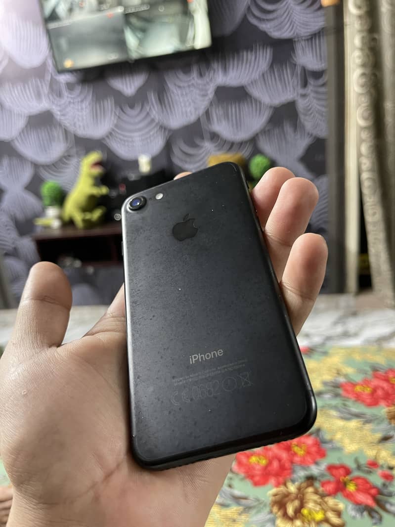 Apple iPhone 7 2