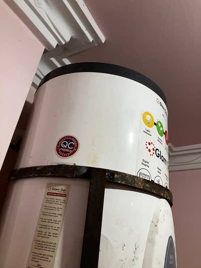 glam gas geysor with 40 liter capacity wattage 2000w