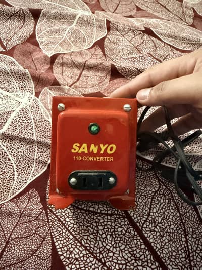 Sanyo transformer 220-110volts (200 watts)