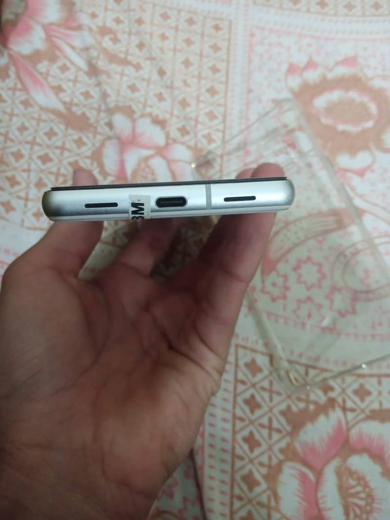 Google Pixel 7a 2