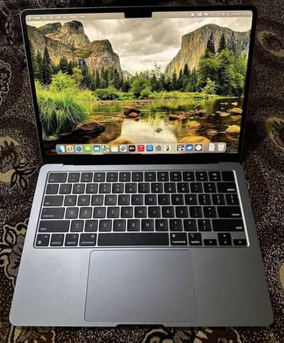Apple MacBook Air M3 8GB 256GB 118 Cycles 97% Health