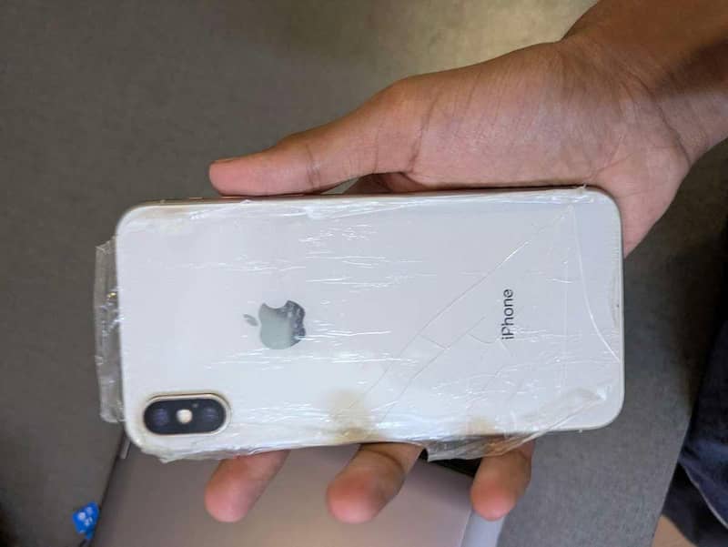 Apple iPhone X 4