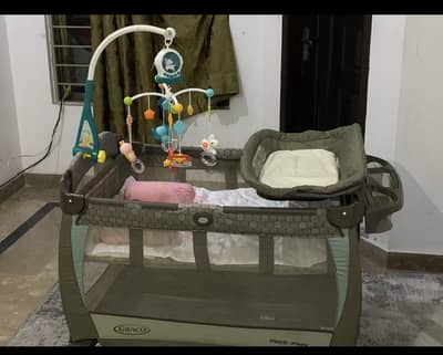 Baby Cot Graco American Brand Portable and Compact