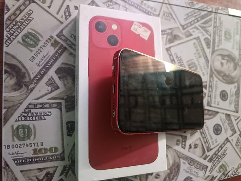 Apple iPhone 13 4