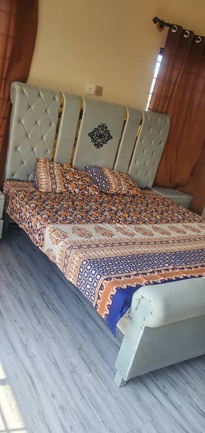 King size bed along with side tables Only 6 month used