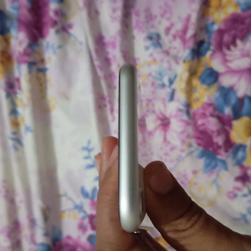 Apple iPhone SE 3
