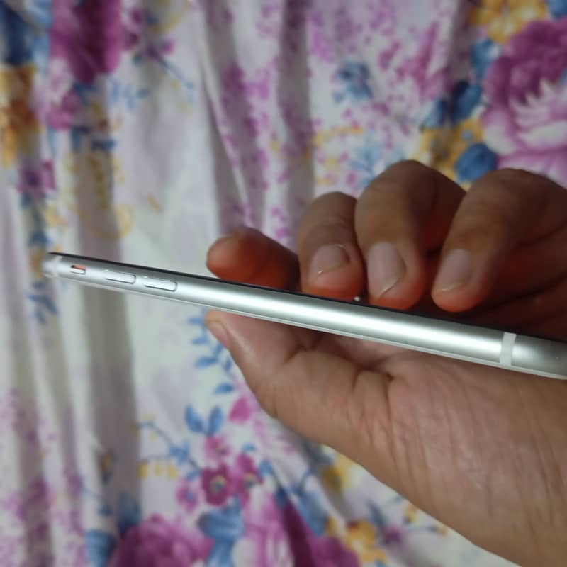 Apple iPhone SE 4