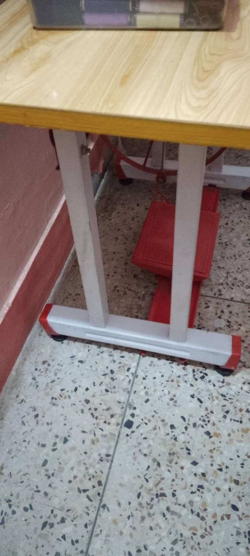 sewing machine stand 1
