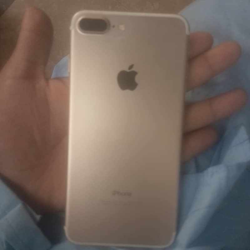Apple iPhone 7 Plus 1