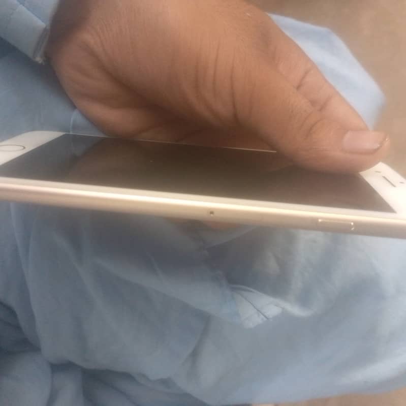 Apple iPhone 7 Plus 2