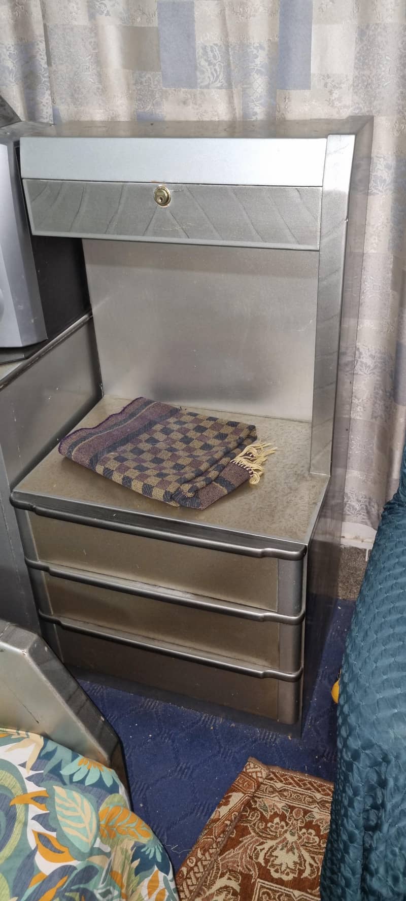 full size bed and side table 6