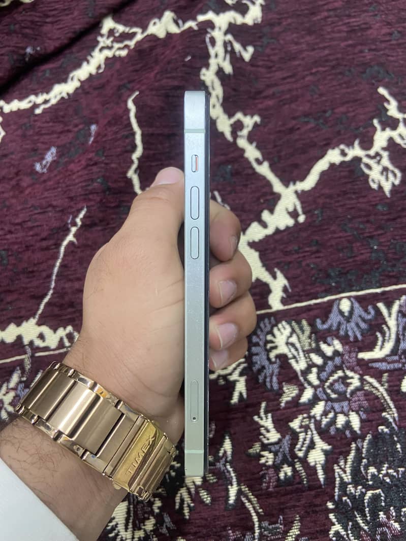 iPhone 12 3