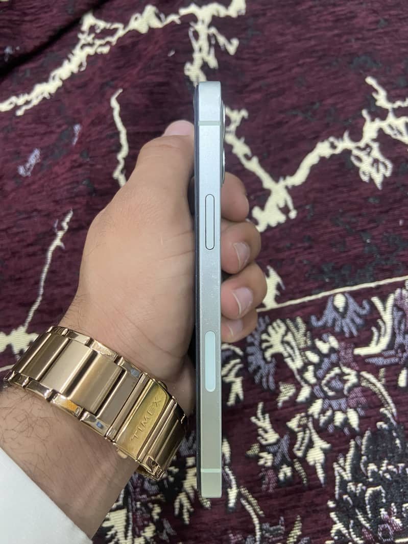 iPhone 12 4