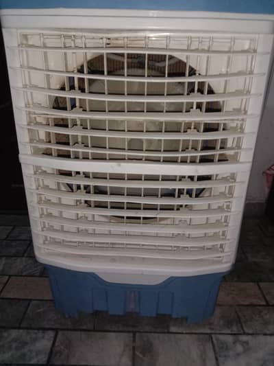air cooler 1month used only New condition daba tak para hay. . layyah