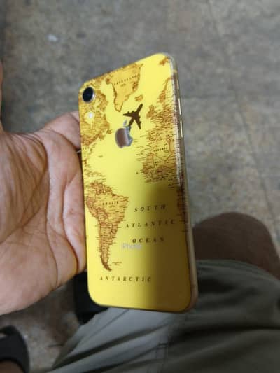 Apple iPhone XR