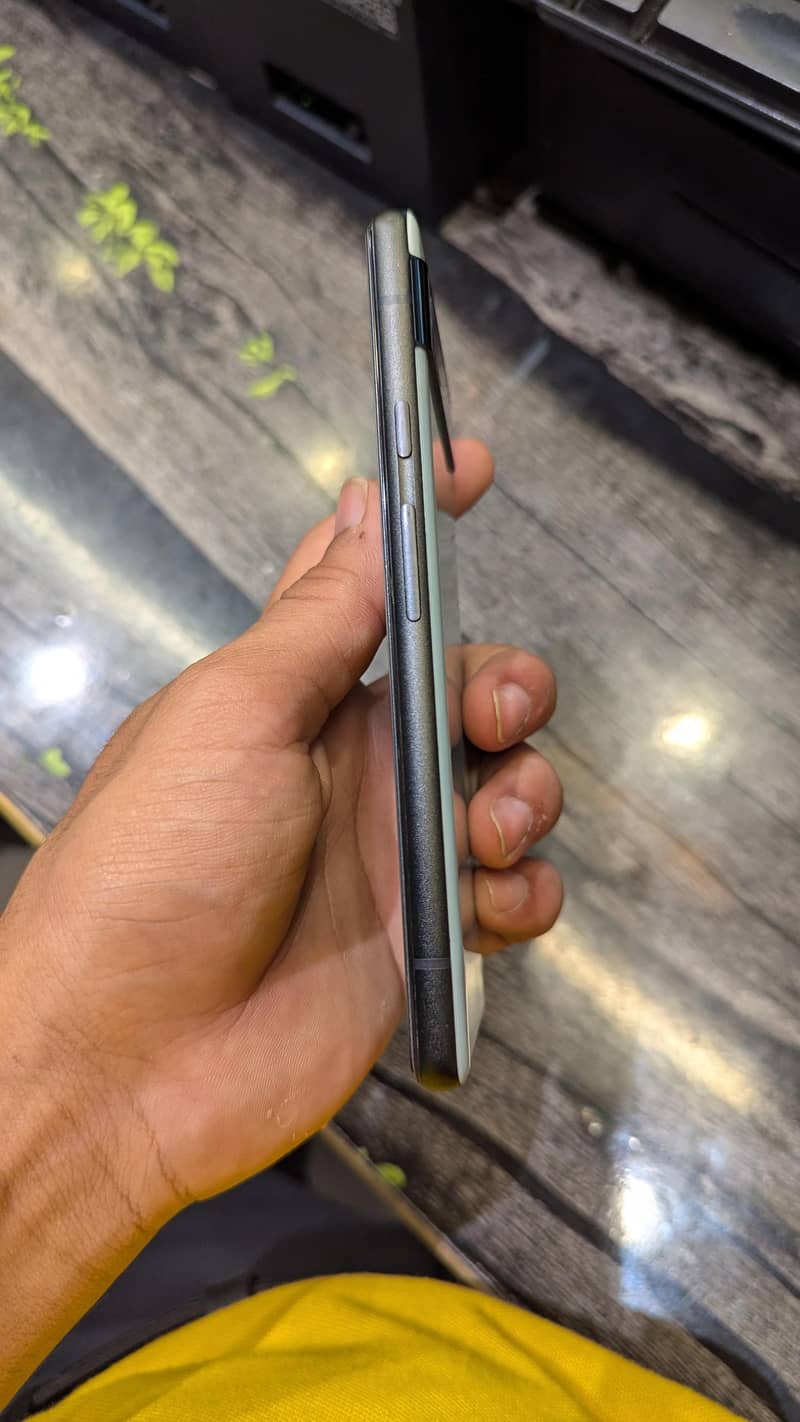 Google Pixel 6a 5
