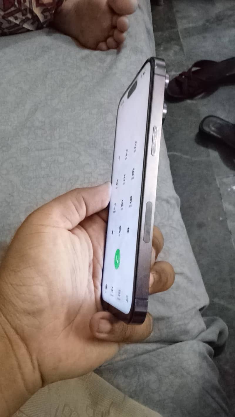 iPhone 14 Pro Max 8