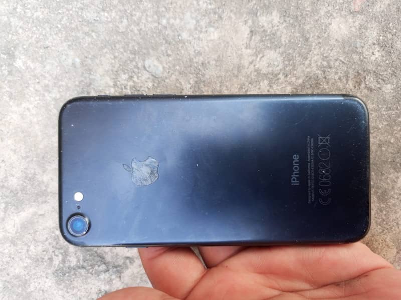 Apple iPhone 7 0