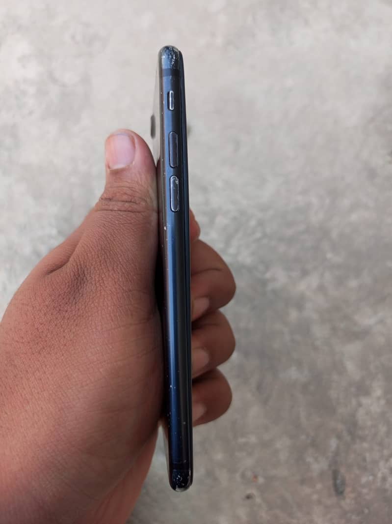 Apple iPhone 7 1