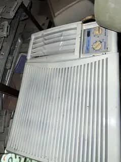 pona ton window ac 0.75 ton geneune 10/10