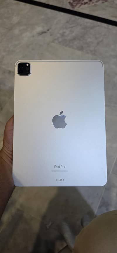 ipad pro M2, very neakt, no issue, healthy battery, white 11 inch