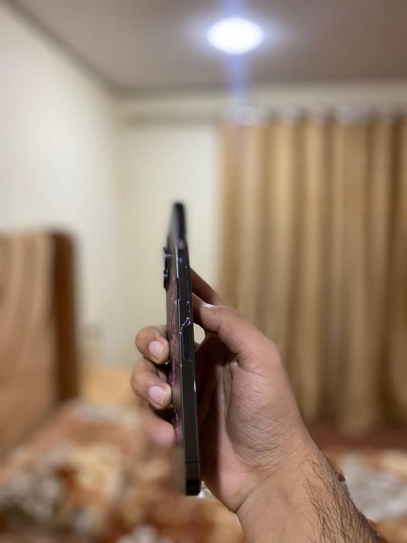 Iphone 12 pro max 2